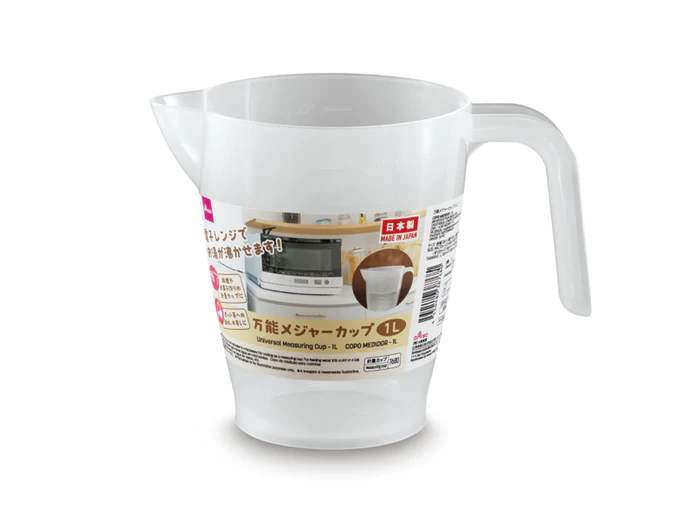 プラスチック製の計量カップ